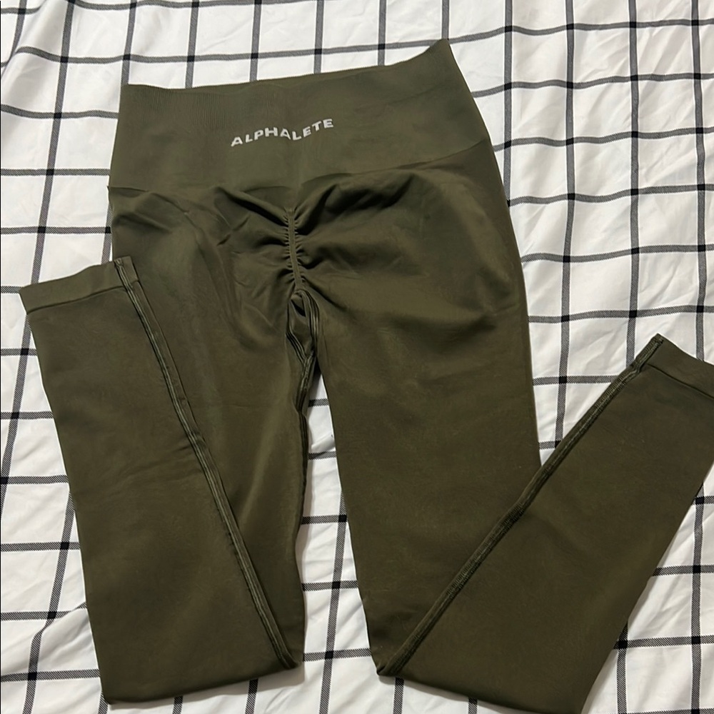 Alphalete Dark Green High-Waisted Leggings